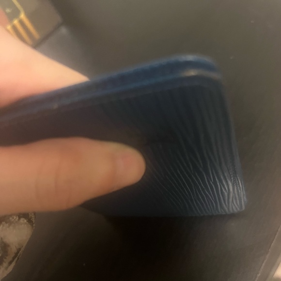 Blue Epi LV card holder - Picture 12 of 13